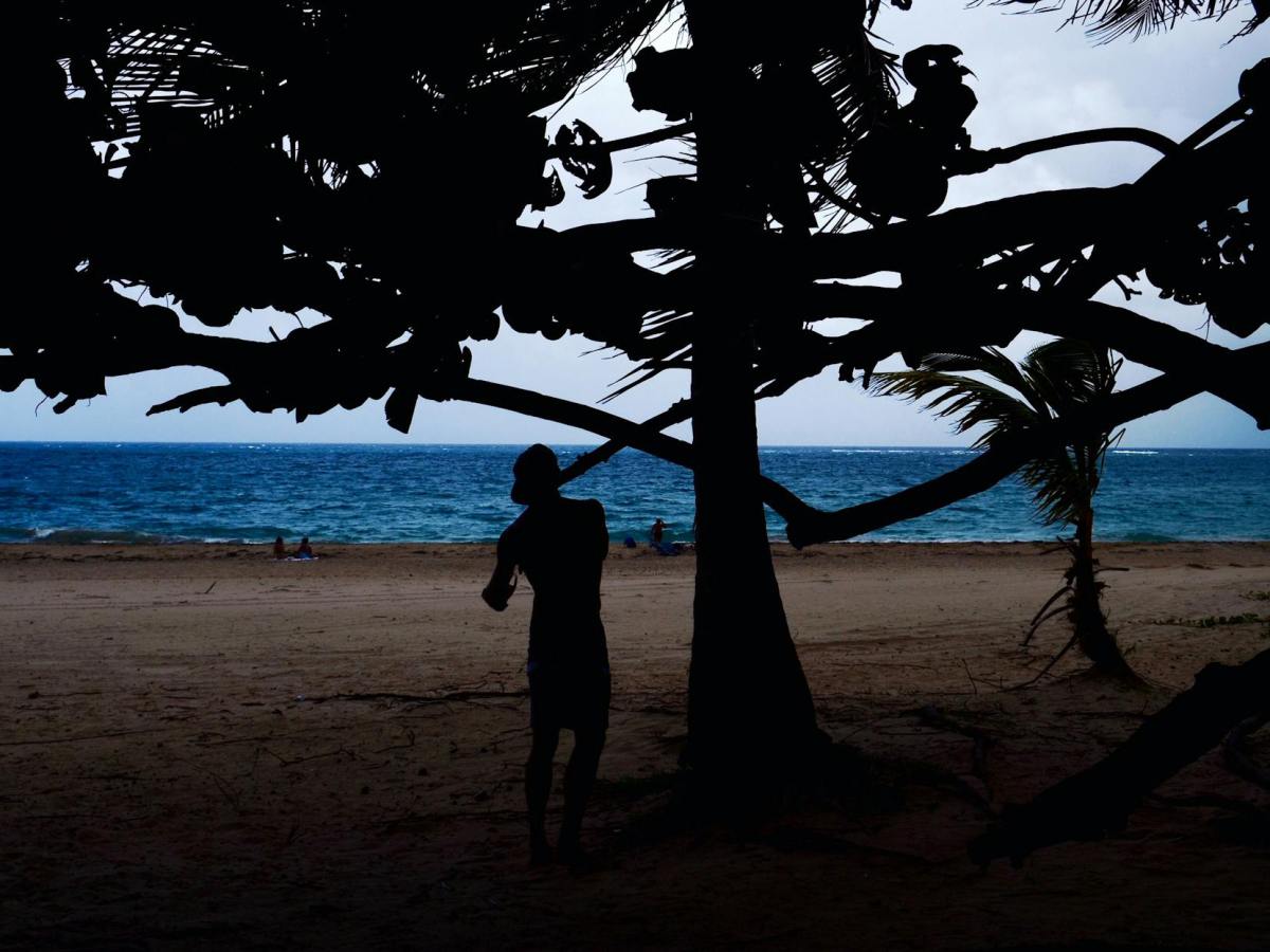 Why Airalo eSIM Is My Ride-Or-Die Travel Essential for International&nbsp;Adventures